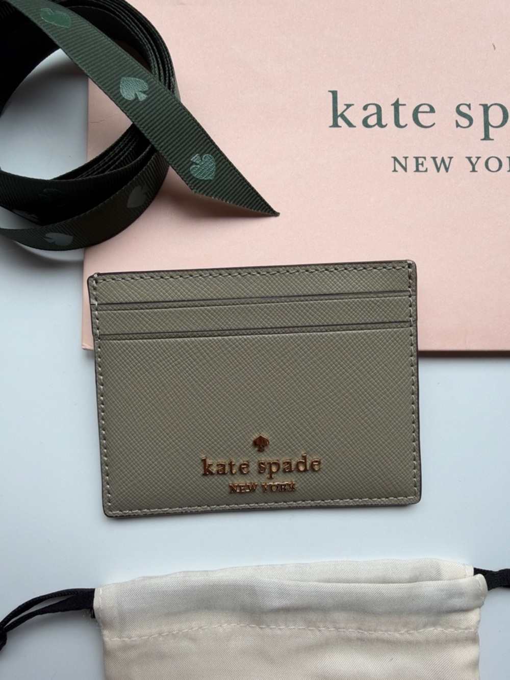 kate spade card holder & passport wallet with gold logo in oyster shell color - Picture 5 of 14